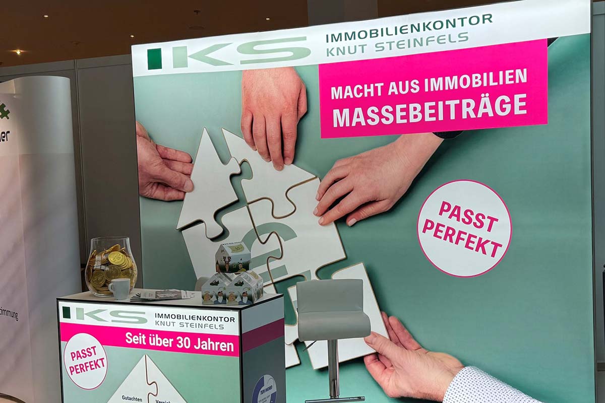 Messestand-scaled-mobil